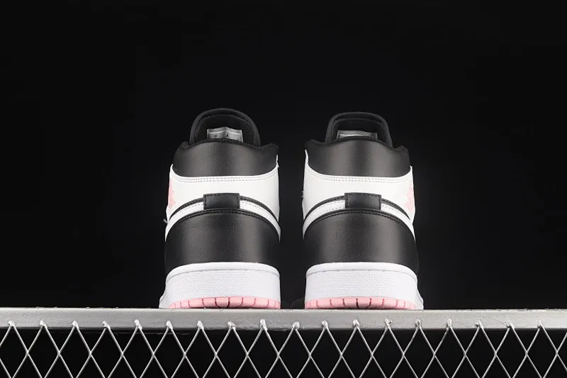 All categories Air Jordan Jordan series basketball shoes Air Jordan 1 Mid Air Jordan 1 Mid AJ1 Joe 1 black and white mid-top basketball shoes 555112-061